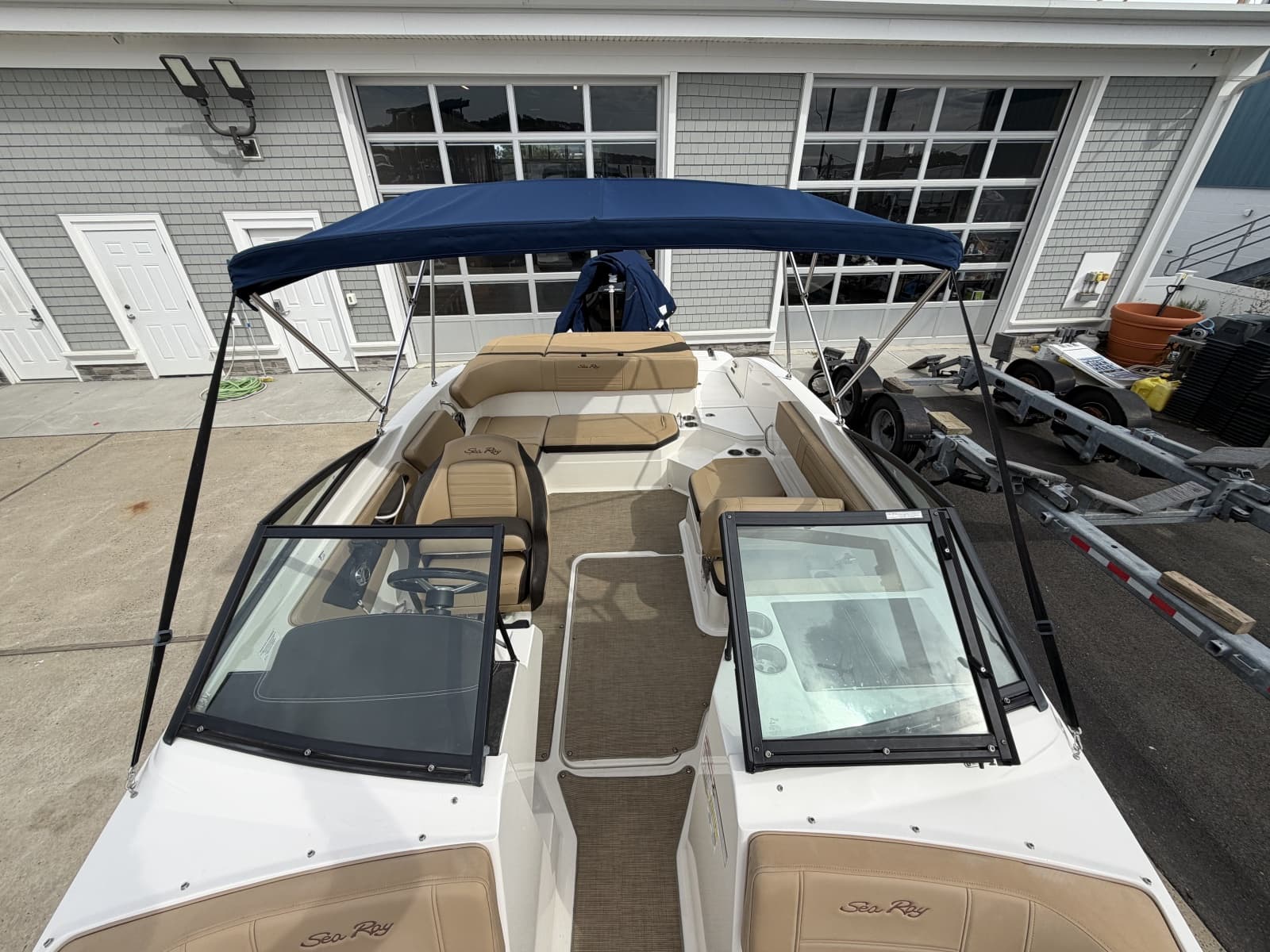 2020 Sea Ray SPX 210 Outboard - Photo 13