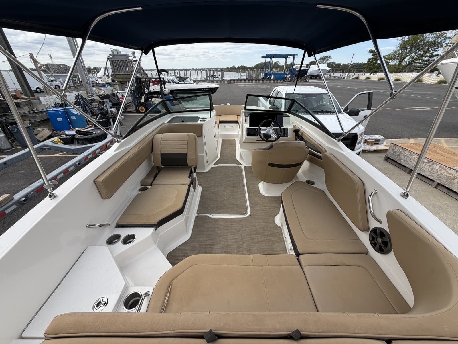 2020 Sea Ray SPX 210 Outboard - Photo 7