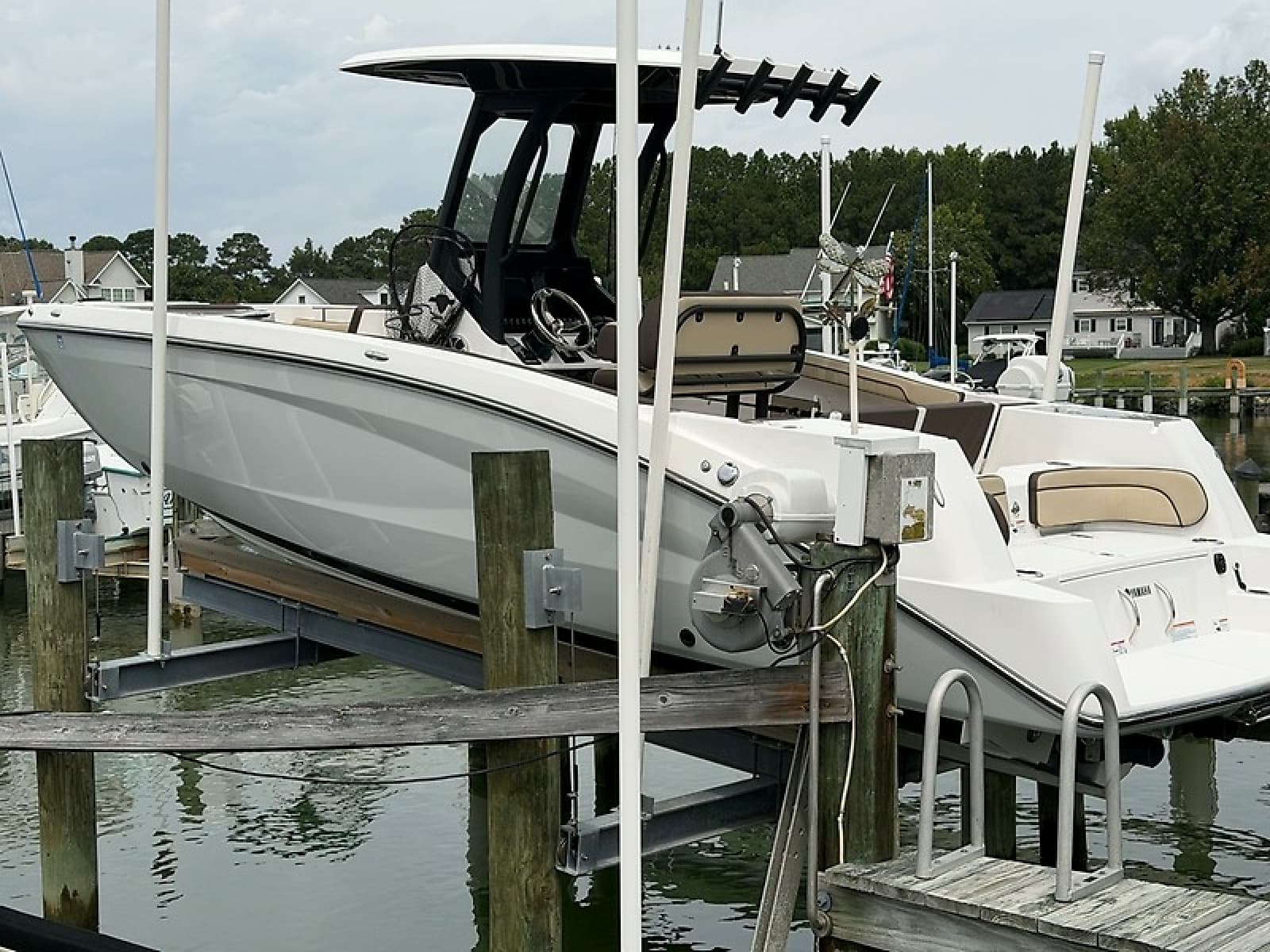 2024 Yamaha Boats 255 FSH Sport H - Photo 1