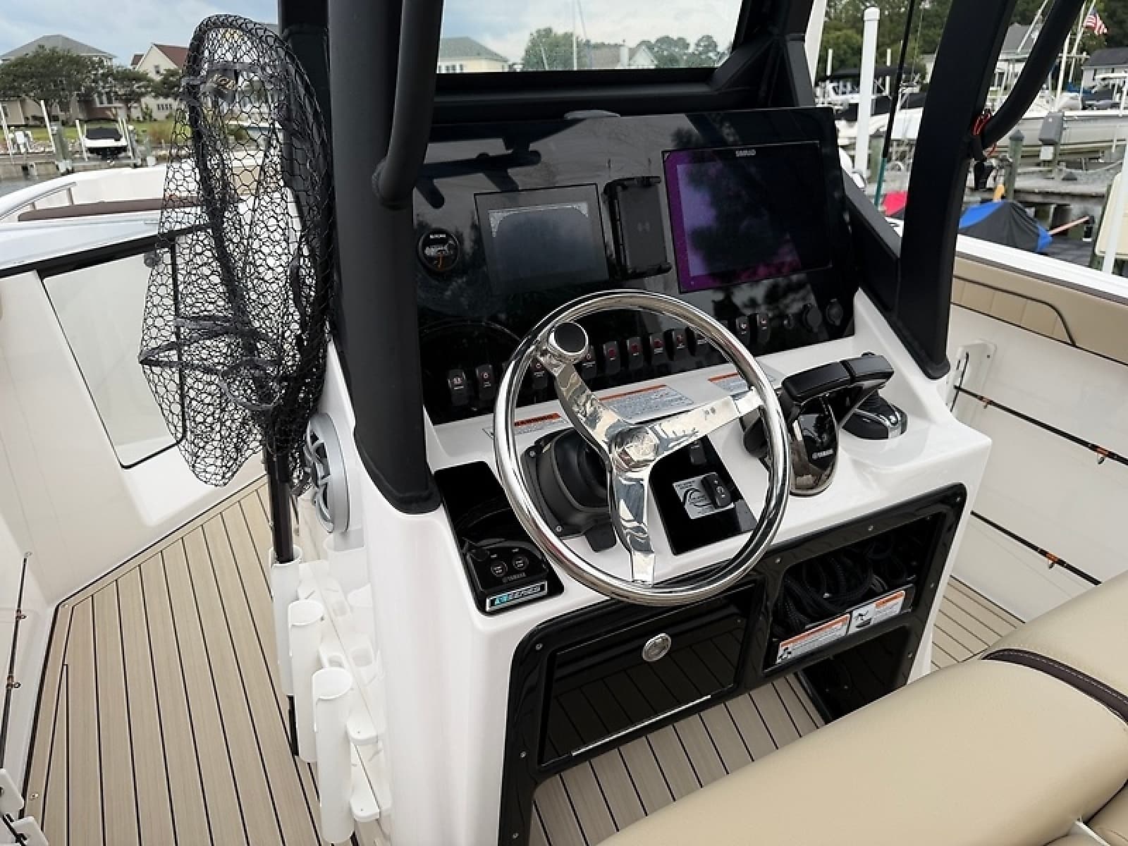 2024 Yamaha Boats 255 FSH Sport H - Photo 13