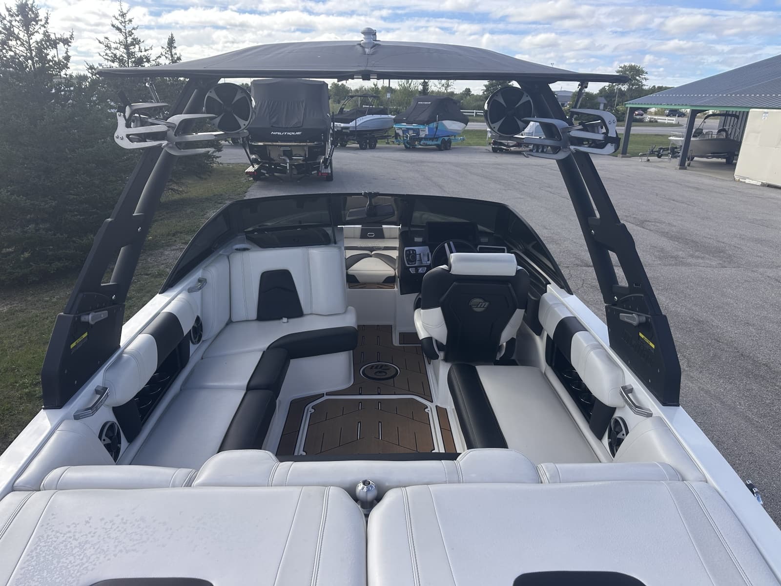 2019 Malibu 21 MLX WakeSetter - Photo 9