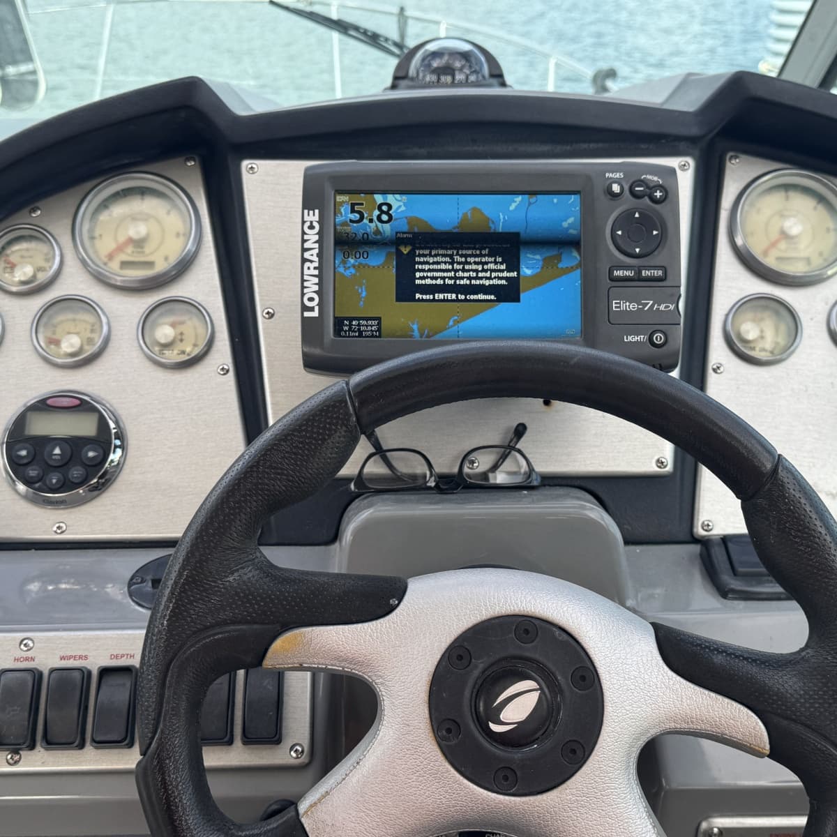 2007 Cruisers Yachts  - Photo 11