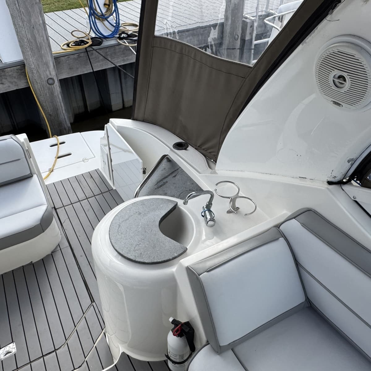 2007 Cruisers Yachts  - Photo 9