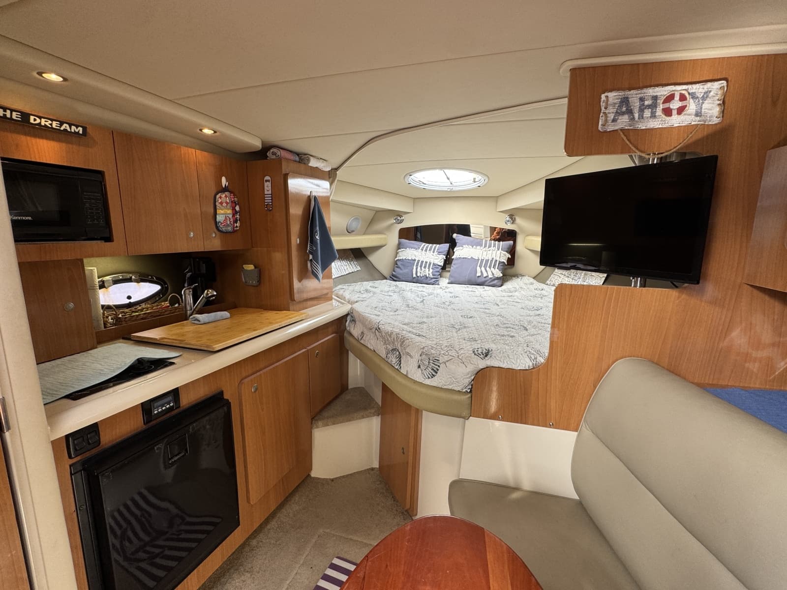 2007 Cruisers Yachts  - Photo 26