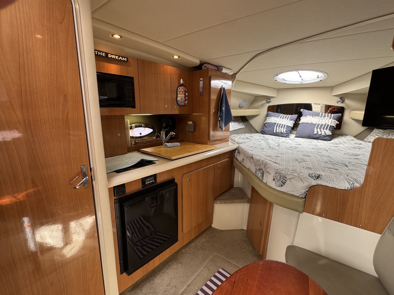 2007 Cruisers Yachts  - Photo 27
