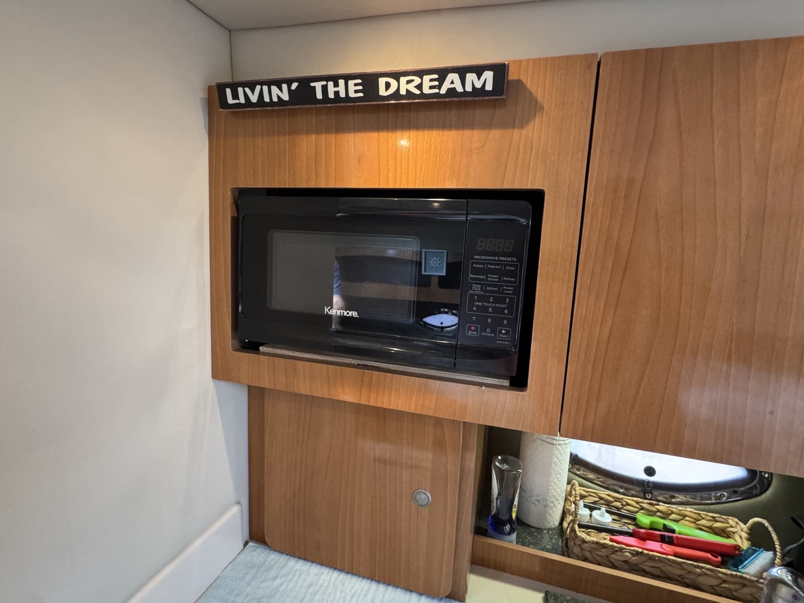 2007 Cruisers Yachts  - Photo 31