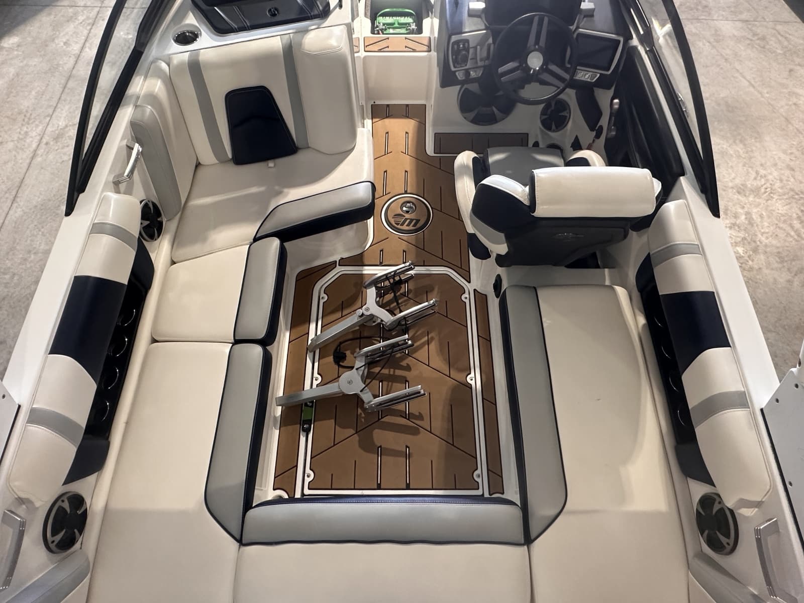 2019 Malibu  - Photo 13