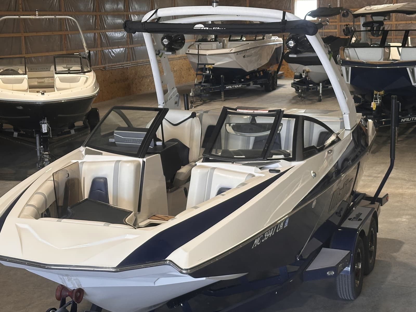 2019 Malibu  - Photo 3