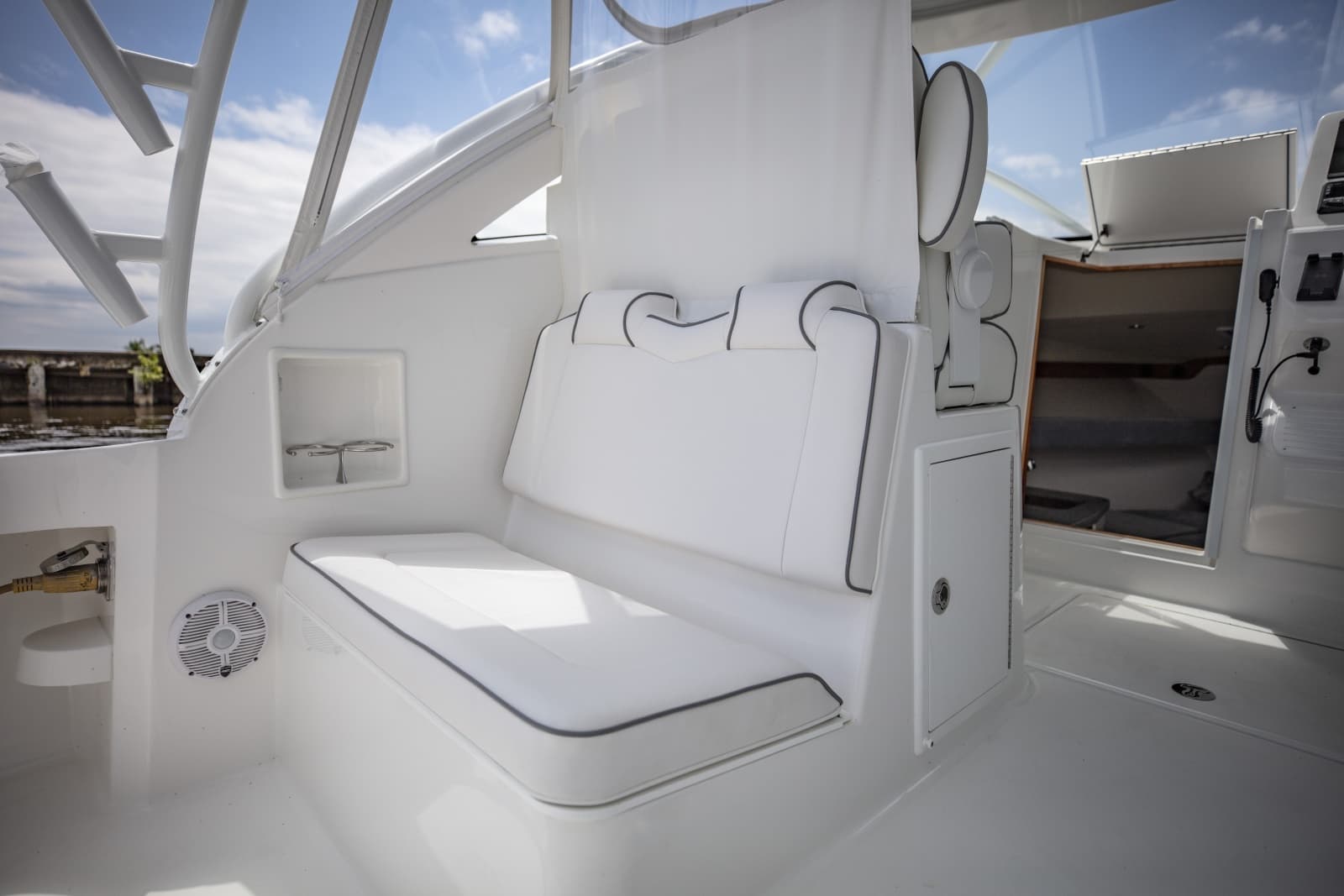 2027 Ablemarle 30 Express - Photo 13