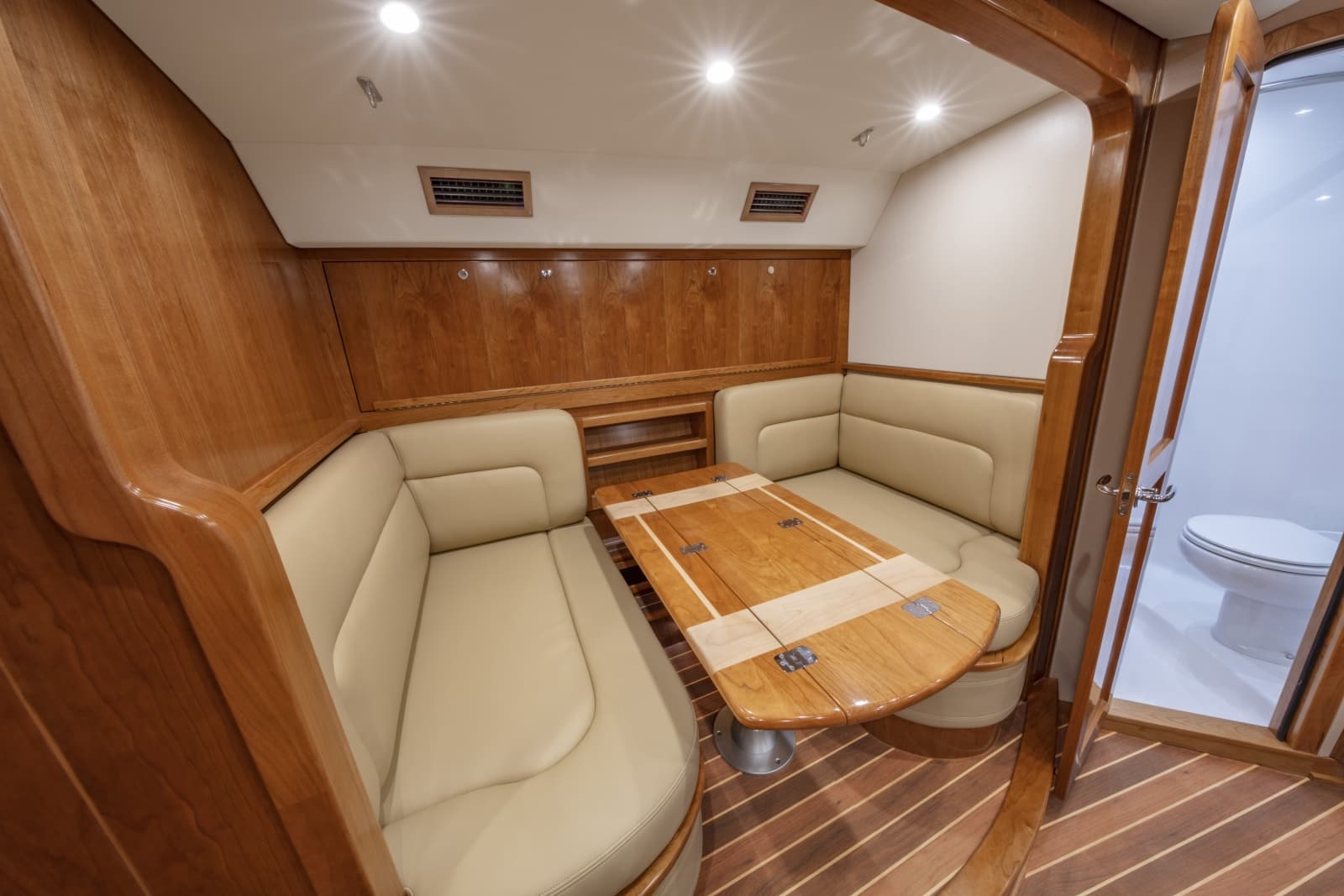 2027 Ablemarle 41 Custom Carolina Edition - Photo 16