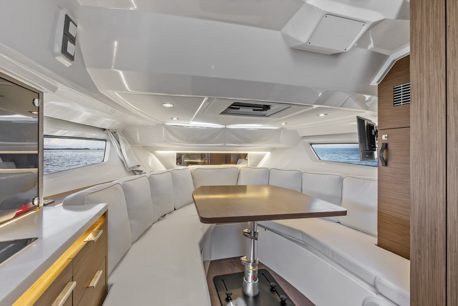 2024 Jeanneau Leader 10.5 WA - Photo 23