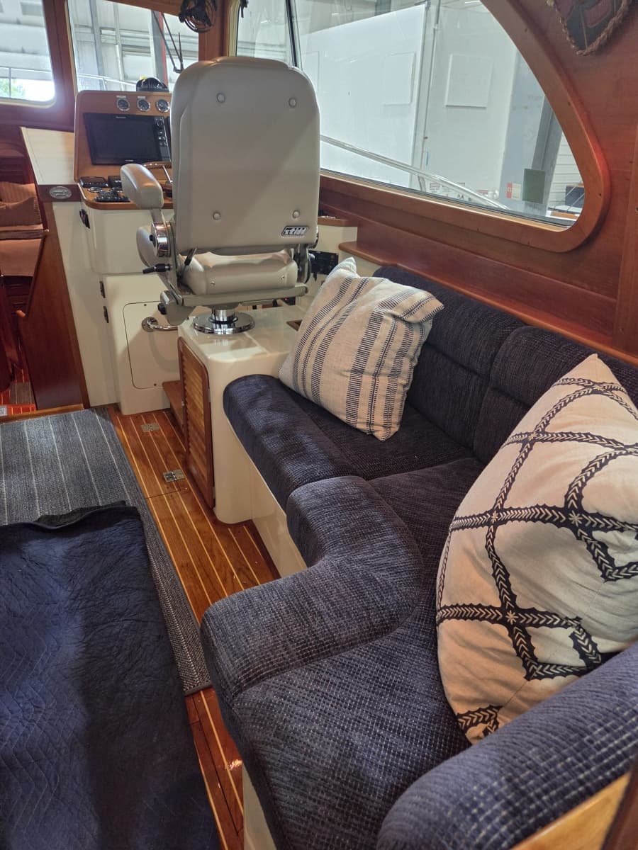 2009 Hinckley Talaria 44 - Photo 9