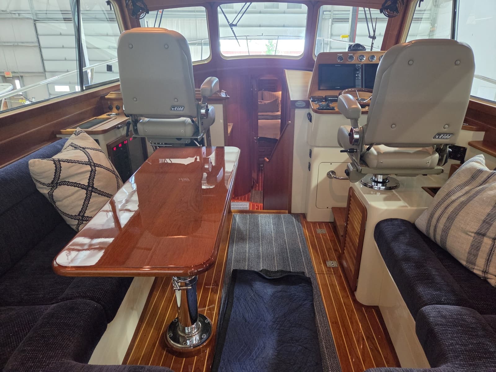 2009 Hinckley Talaria 44 - Photo 7
