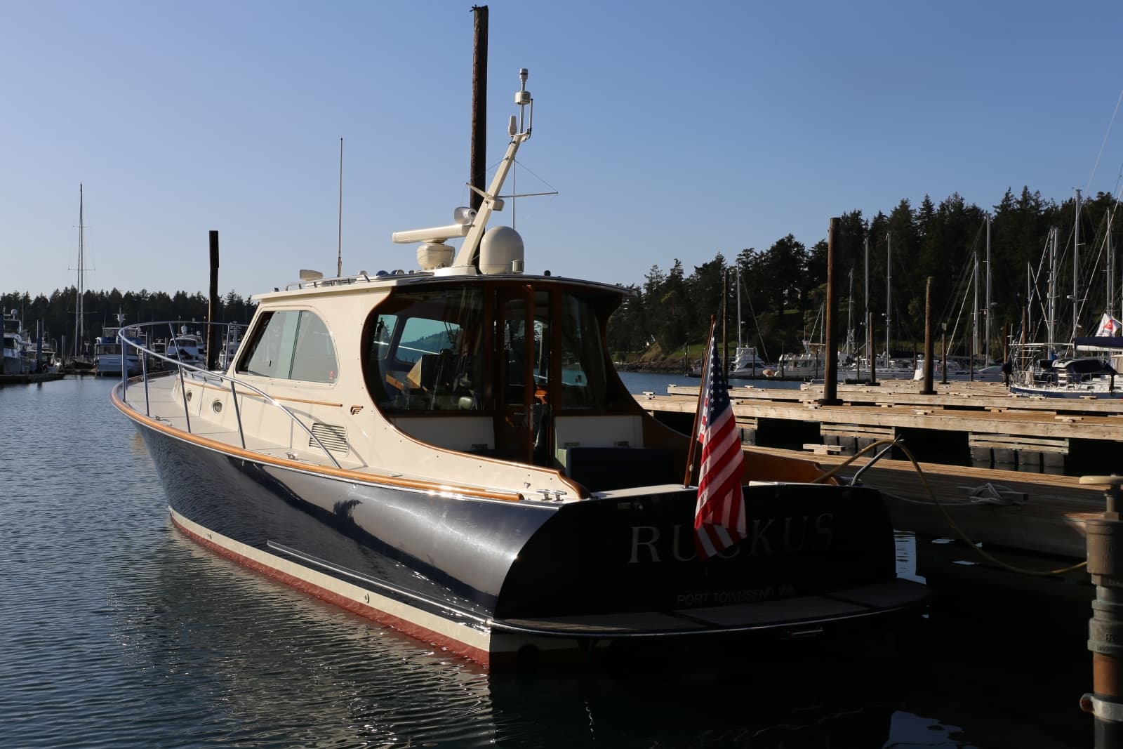 2009 Hinckley Talaria 44 - Photo 3