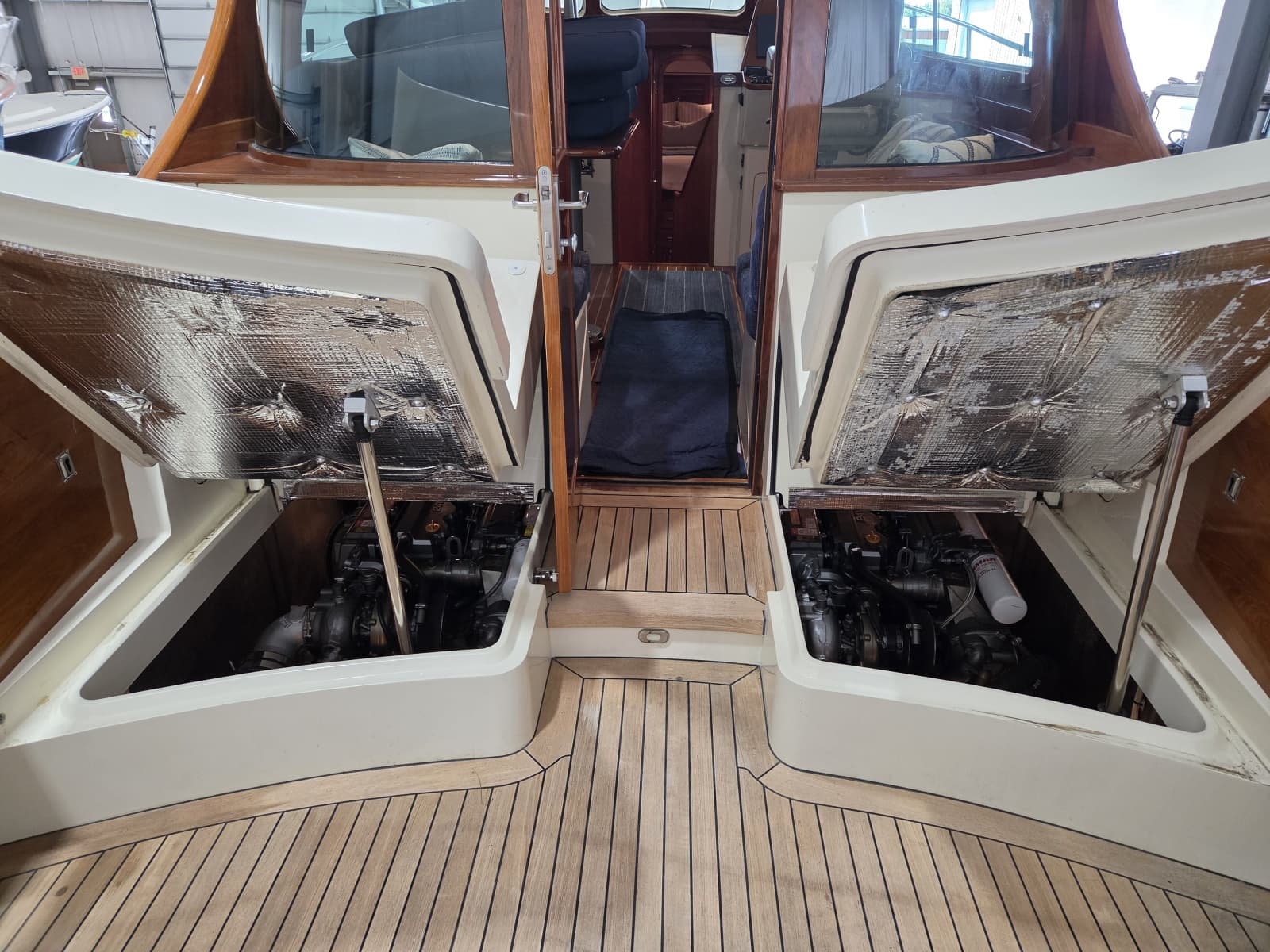 2009 Hinckley Talaria 44 - Photo 19