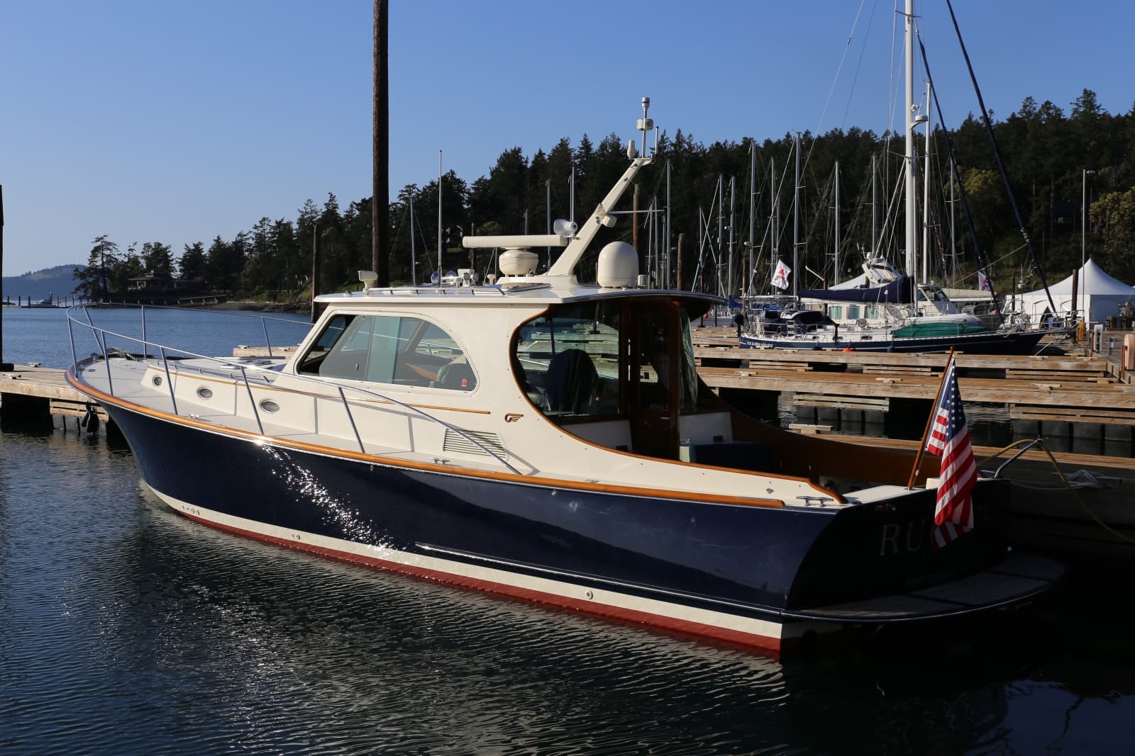 2009 Hinckley Talaria 44 - Photo 2