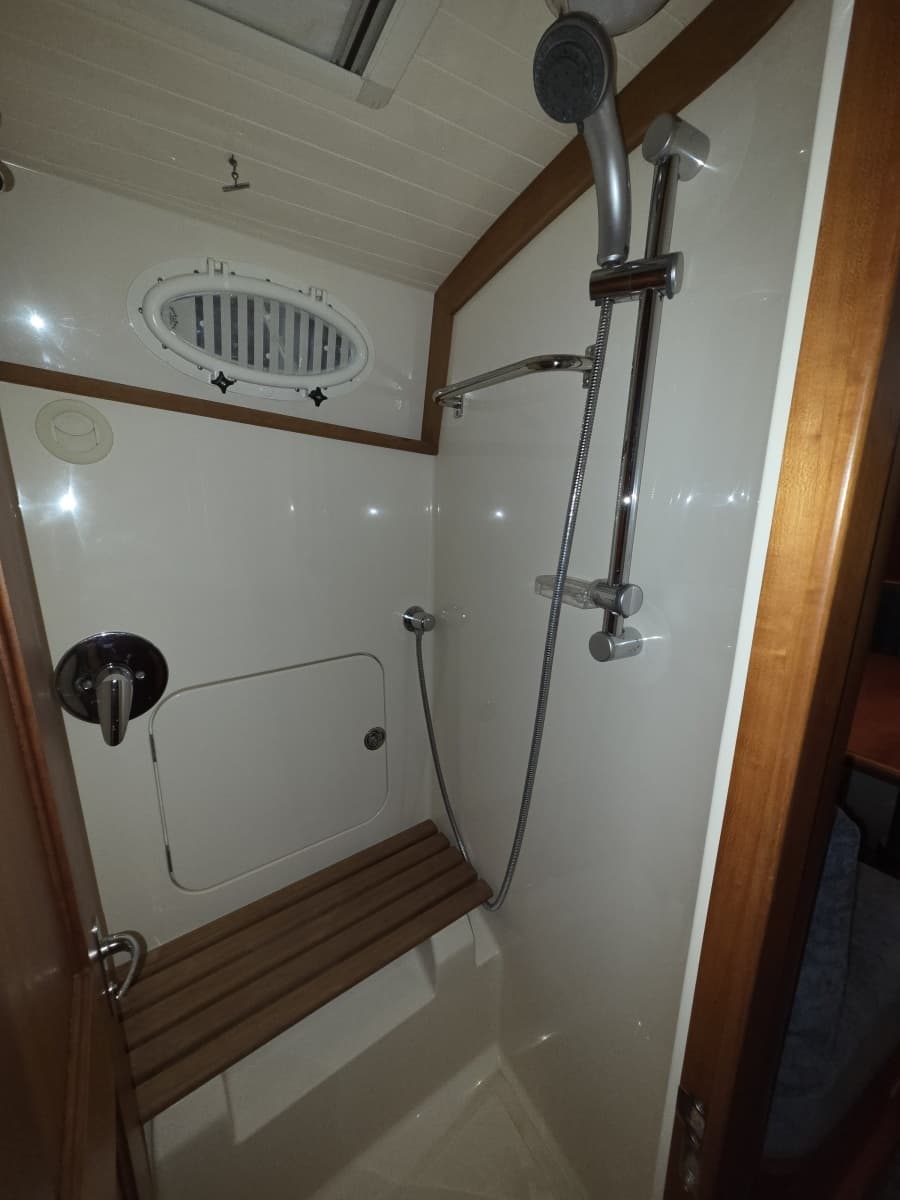 2009 Hinckley Talaria 44 - Photo 17