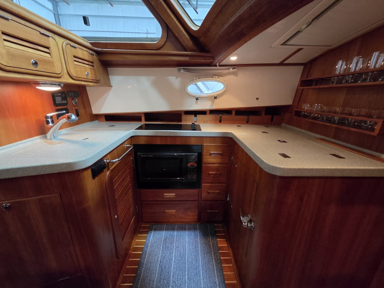 2009 Hinckley Talaria 44 - Photo 15