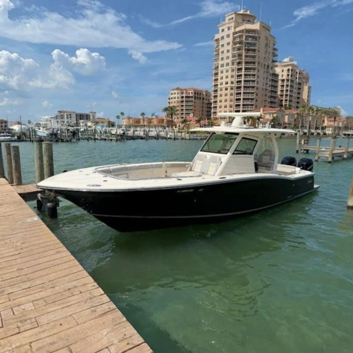 2021 Scout 330 LXF - Photo 1