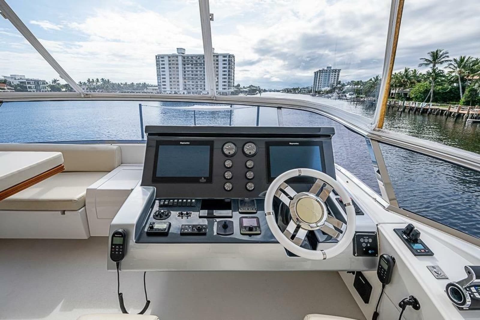 2017 Azimut 80 - Photo 26