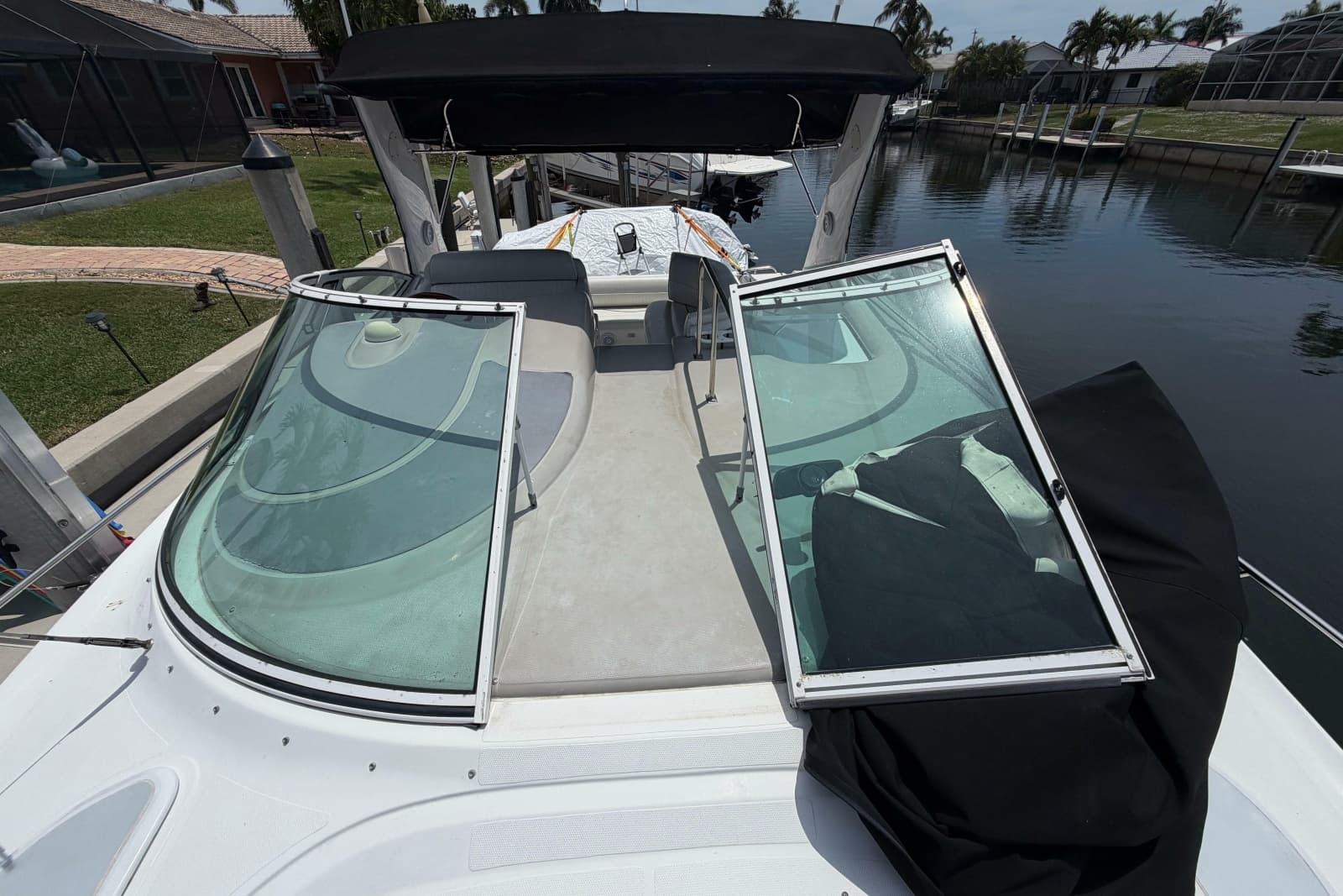 2001 Cruisers Yachts 3672 Express - Photo 22
