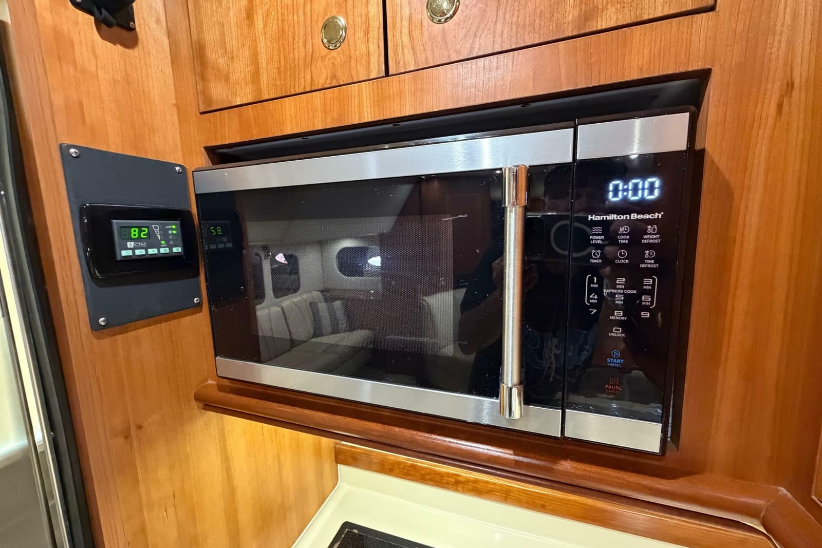 2001 Cruisers Yachts 3672 Express - Photo 28