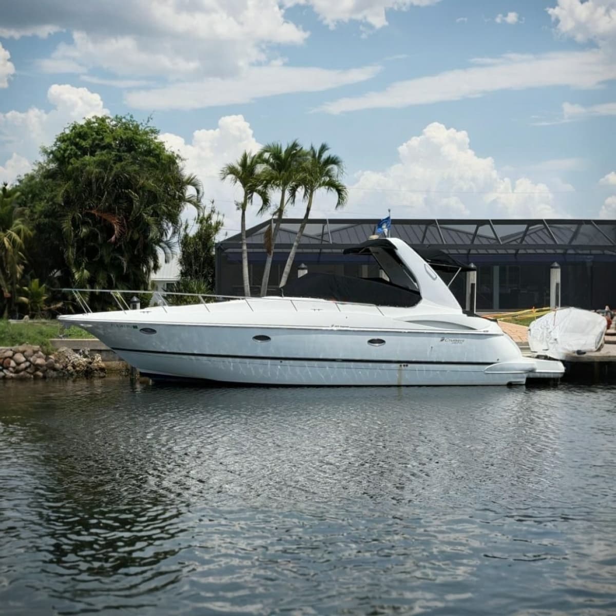 2001 Cruisers Yachts 3672 Express - Photo 1