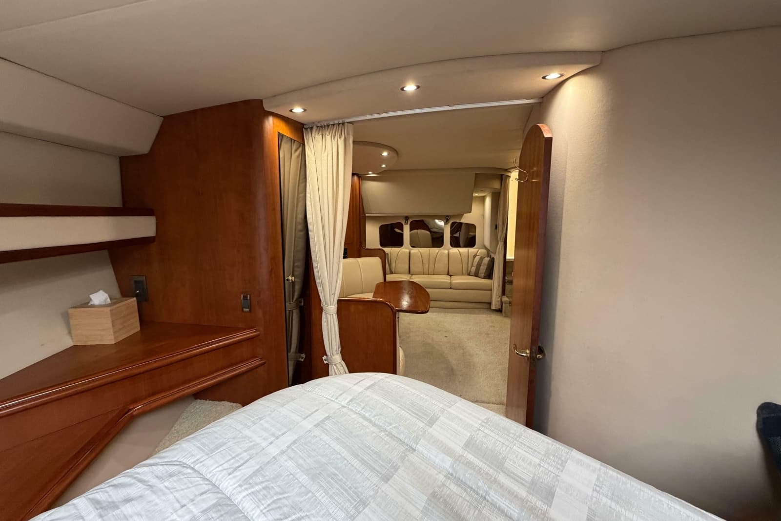 2001 Cruisers Yachts 3672 Express - Photo 40
