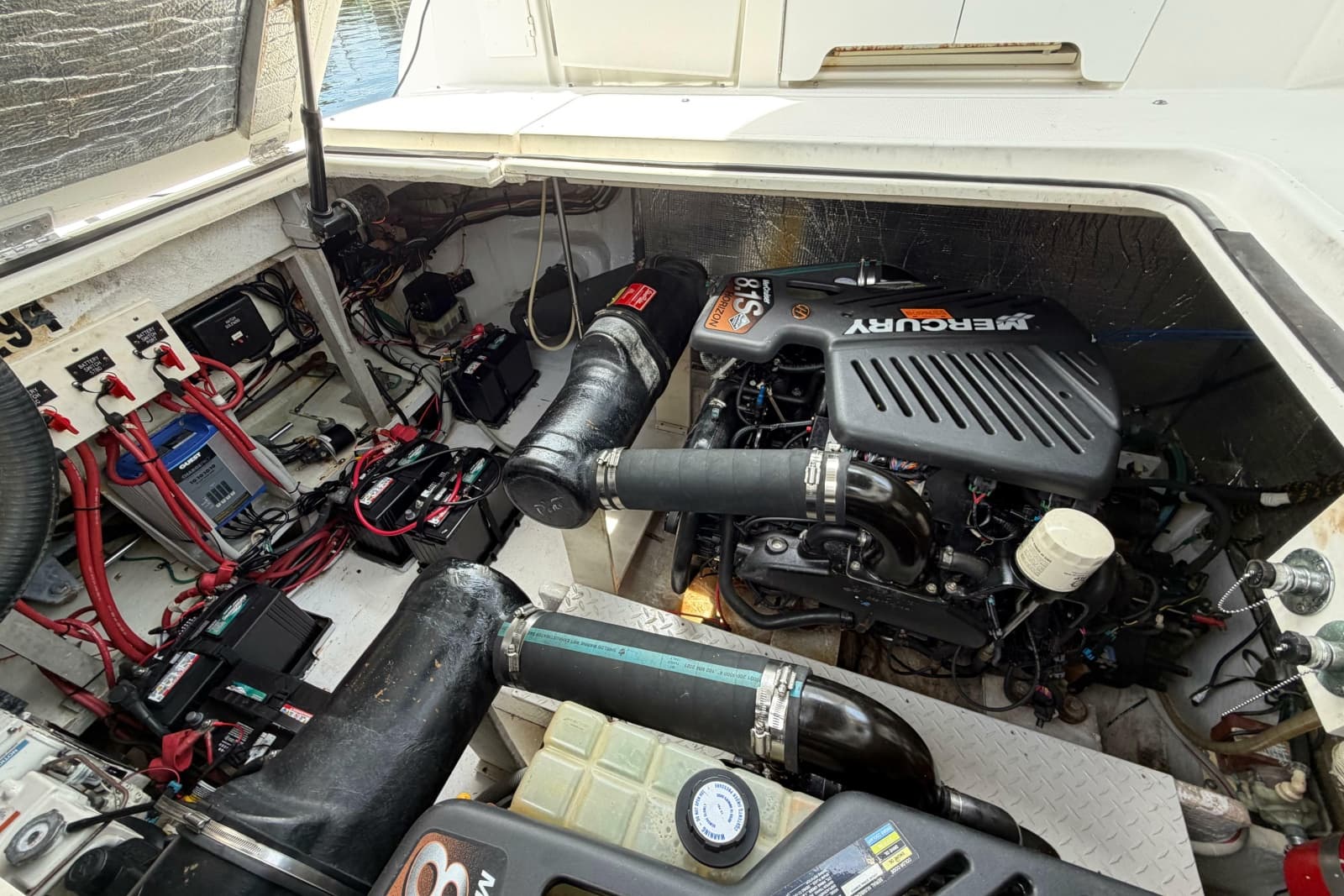 2001 Cruisers Yachts 3672 Express - Photo 42
