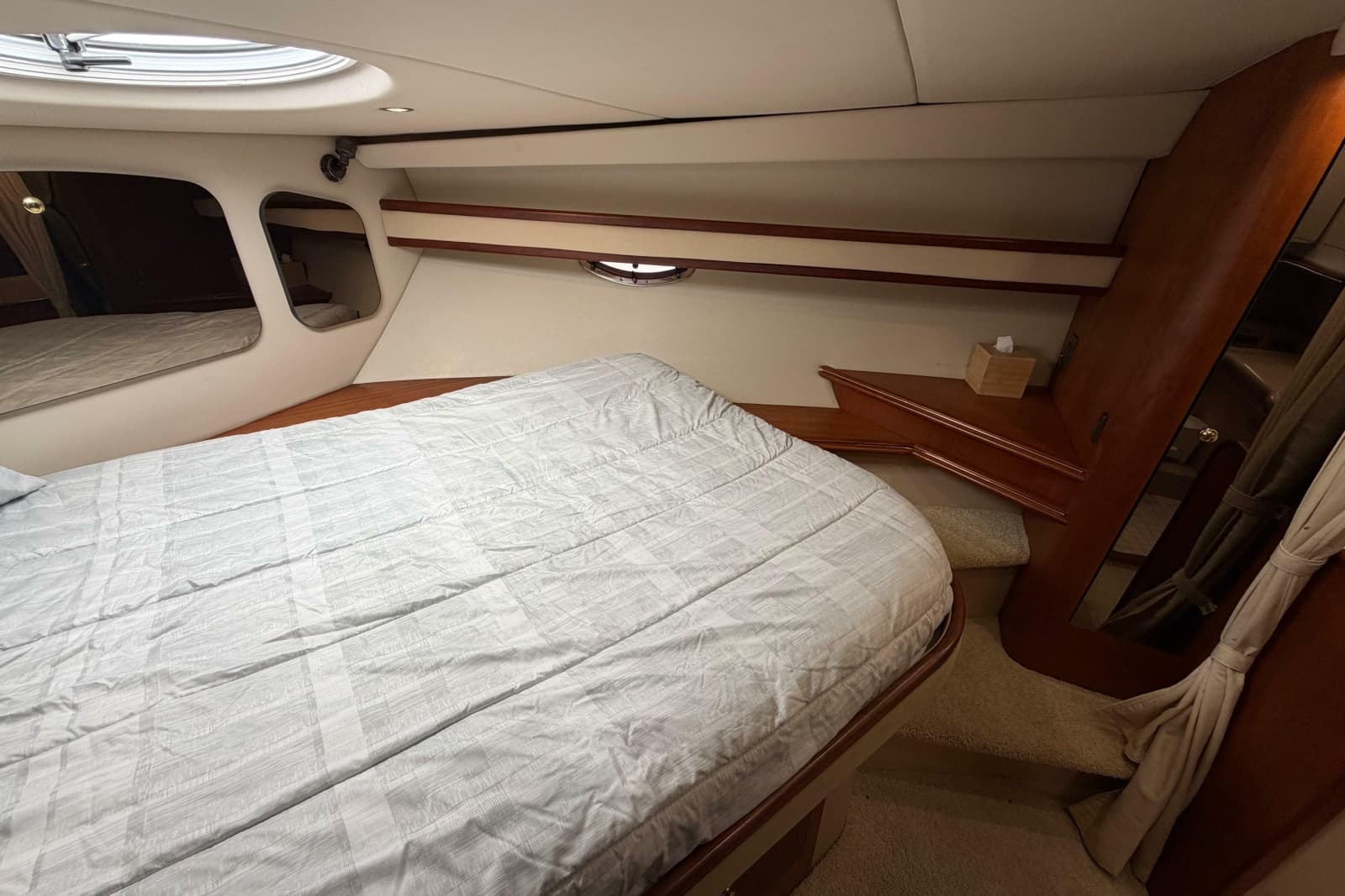 2001 Cruisers Yachts 3672 Express - Photo 39