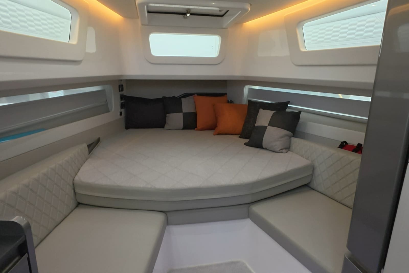 2025 Schaefer V44 - Photo 18