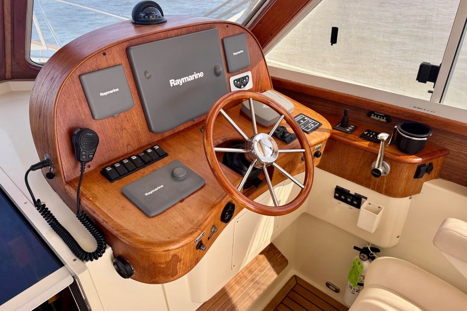 2007 Legacy Yachts 32 - Photo 4