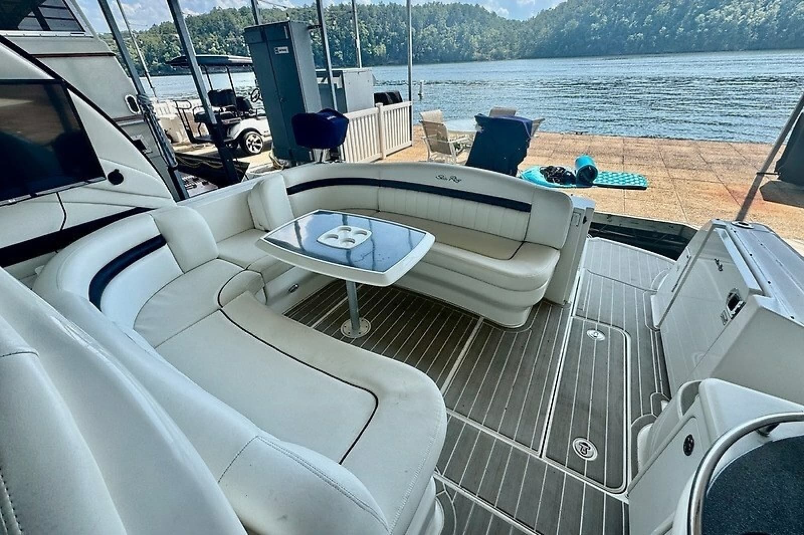 2005 Sea Ray 390 Sundancer - Photo 26