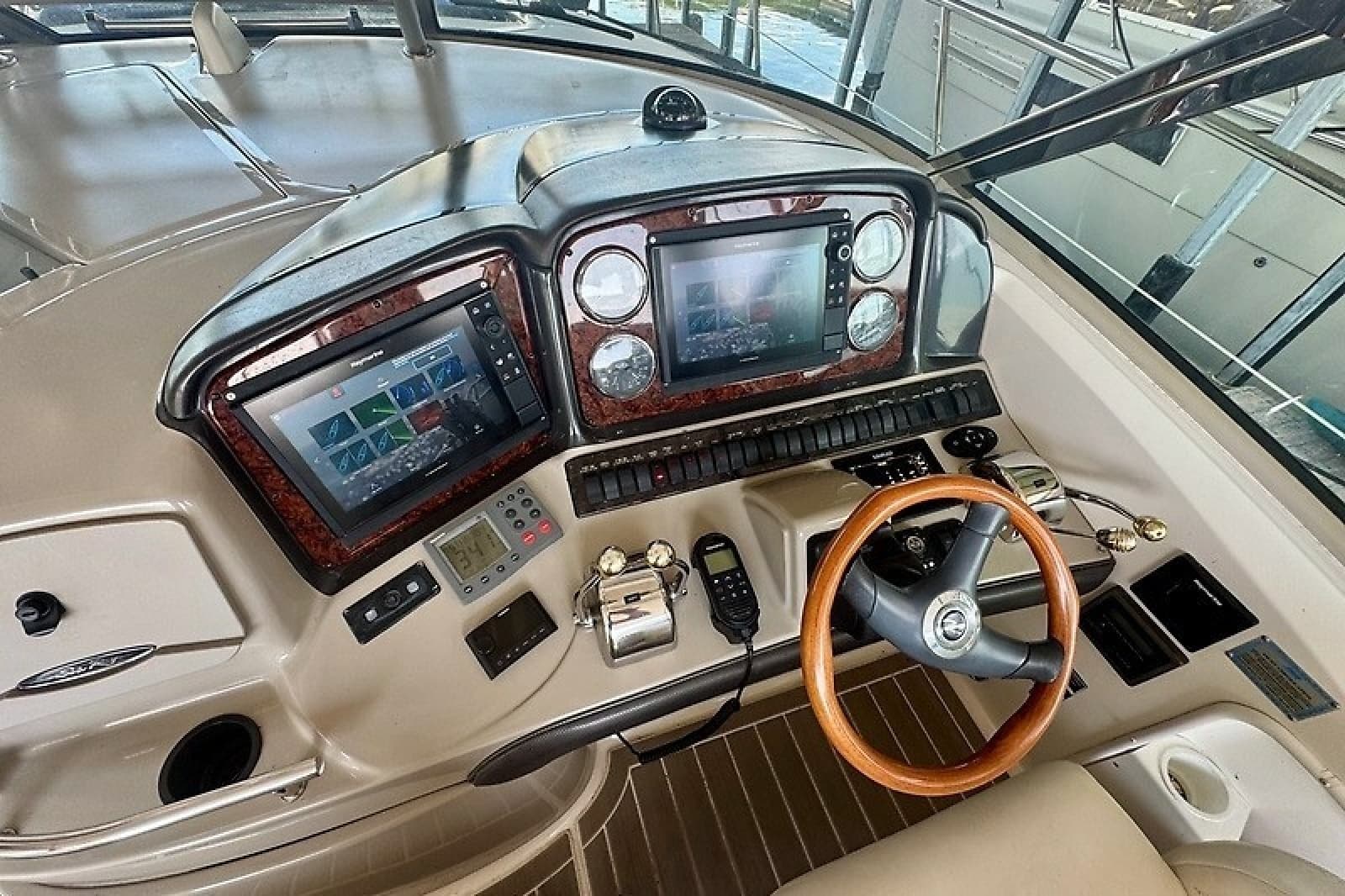 2005 Sea Ray 390 Sundancer - Photo 23