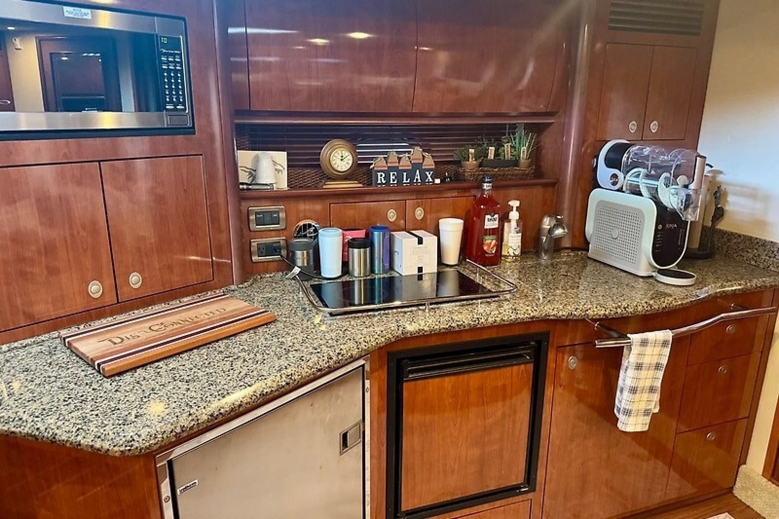 2005 Sea Ray 390 Sundancer - Photo 8