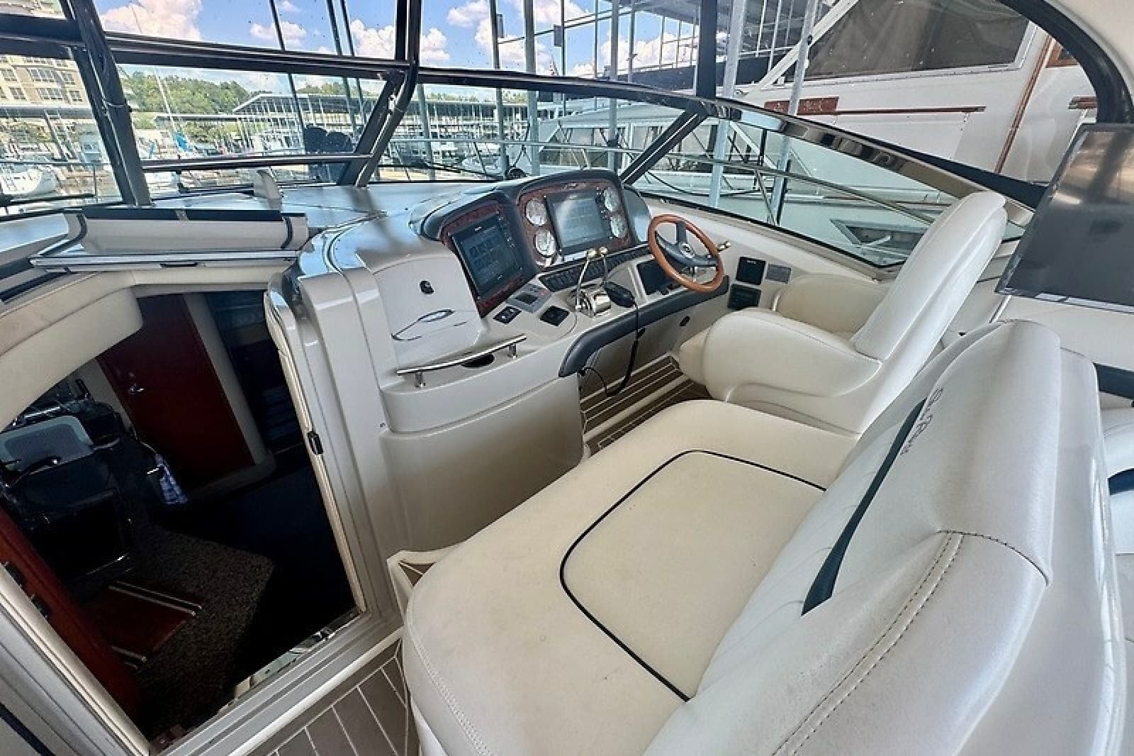2005 Sea Ray 390 Sundancer - Photo 22