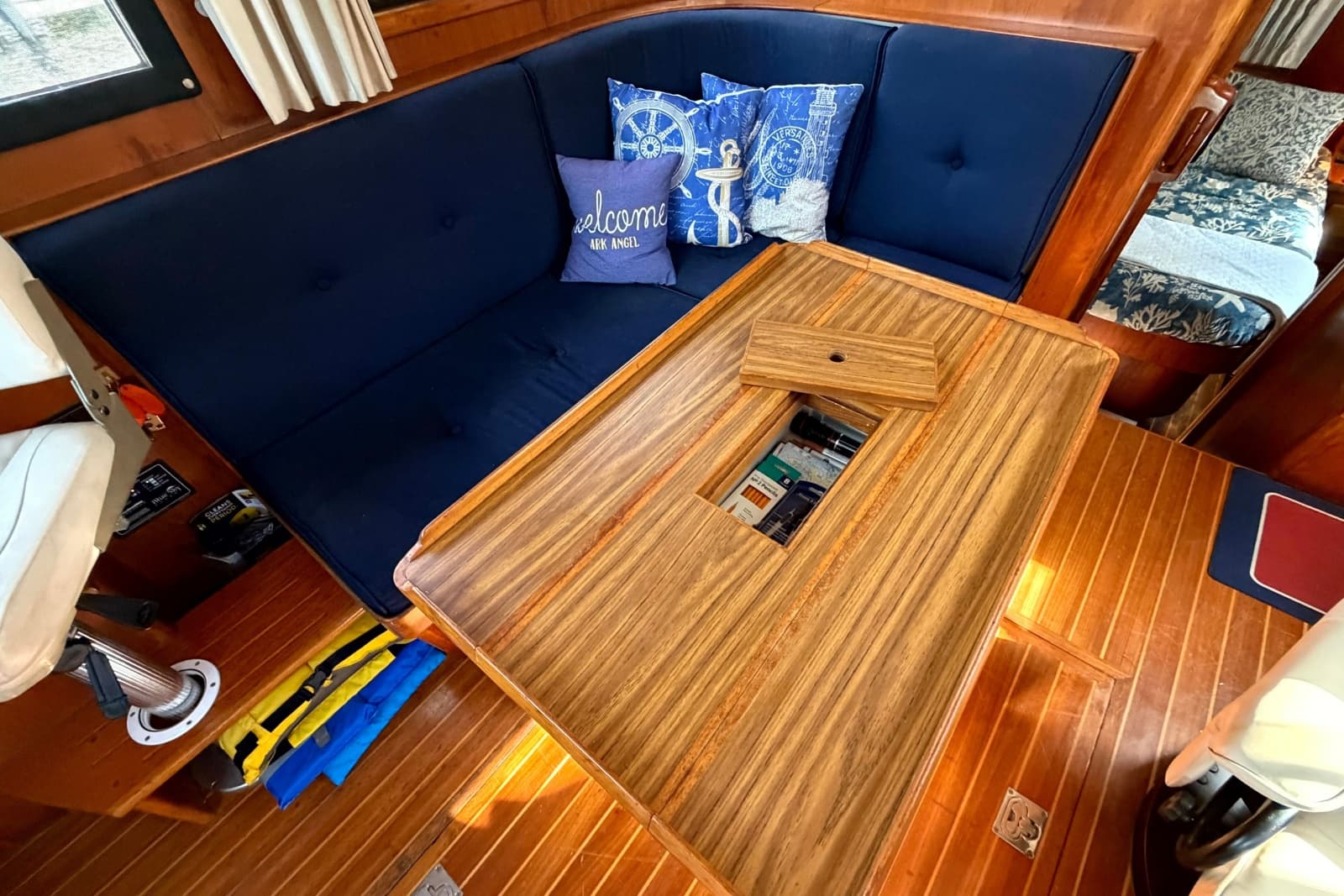 1998 Heritage East 36 Sundeck Trawler - Photo 67
