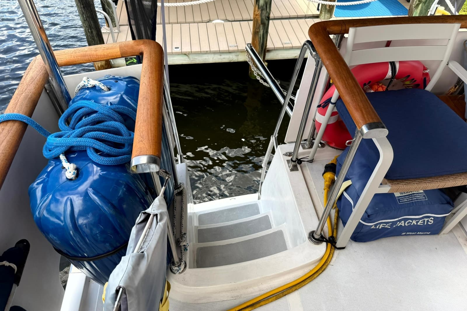 1998 Heritage East 36 Sundeck Trawler - Photo 28
