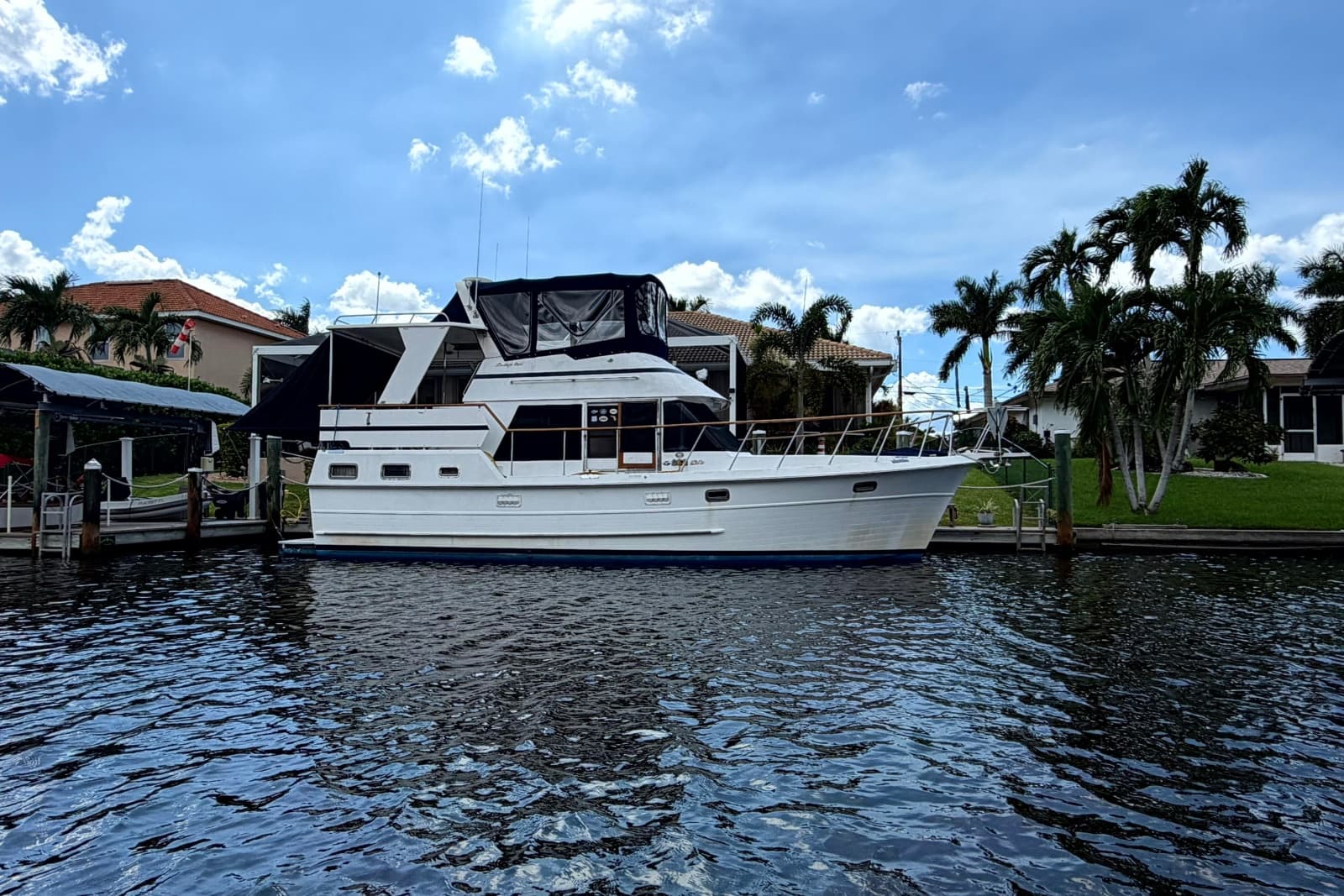 1998 Heritage East 36 Sundeck Trawler - Photo 2