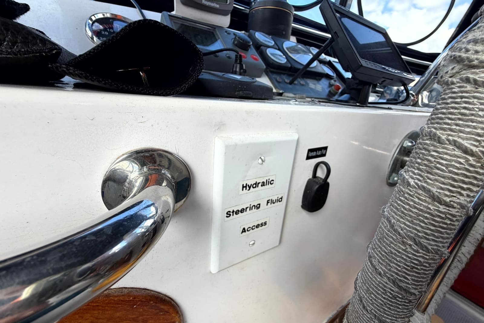 1998 Heritage East 36 Sundeck Trawler - Photo 20