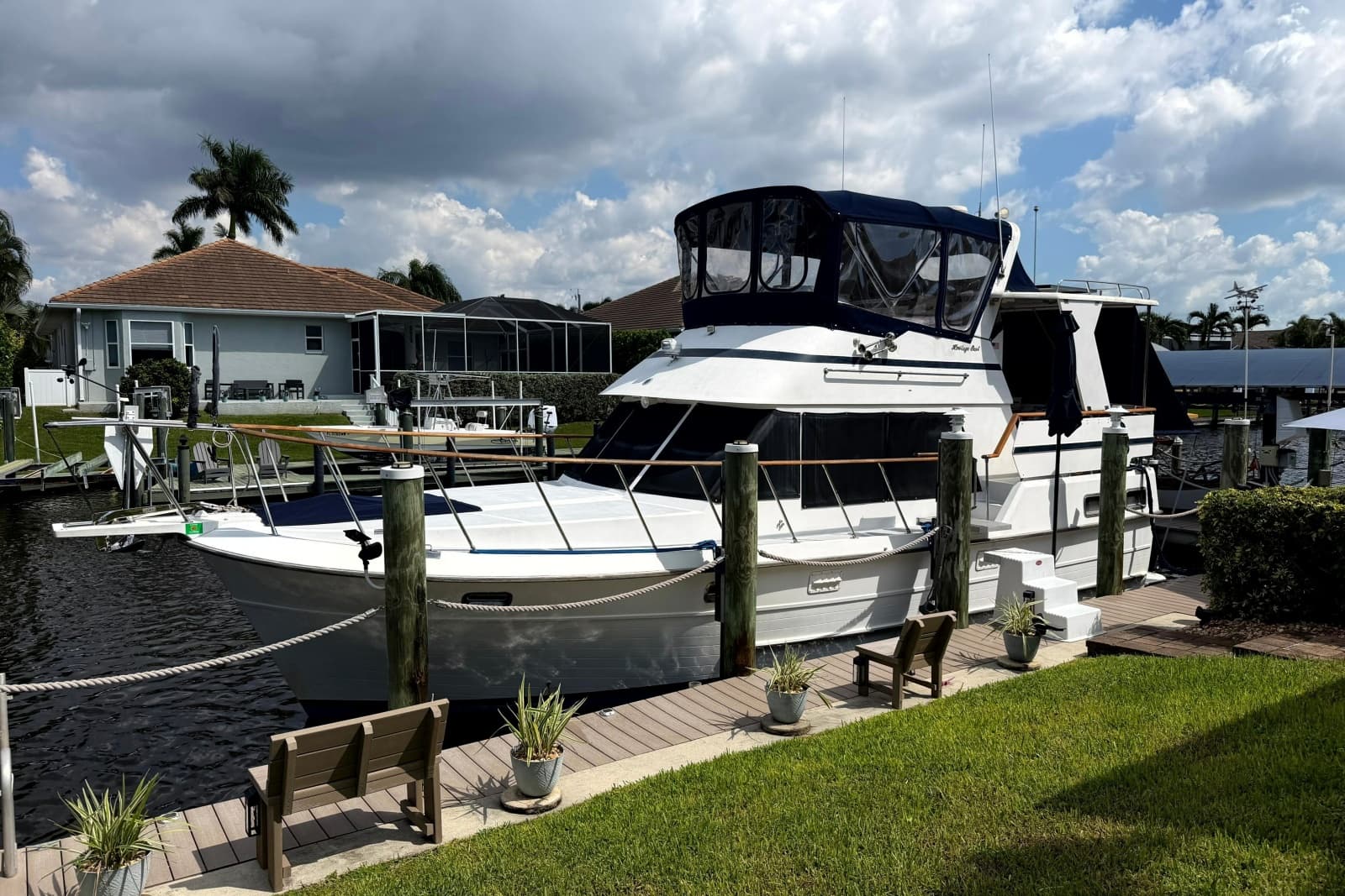 1998 Heritage East 36 Sundeck Trawler - Photo 3