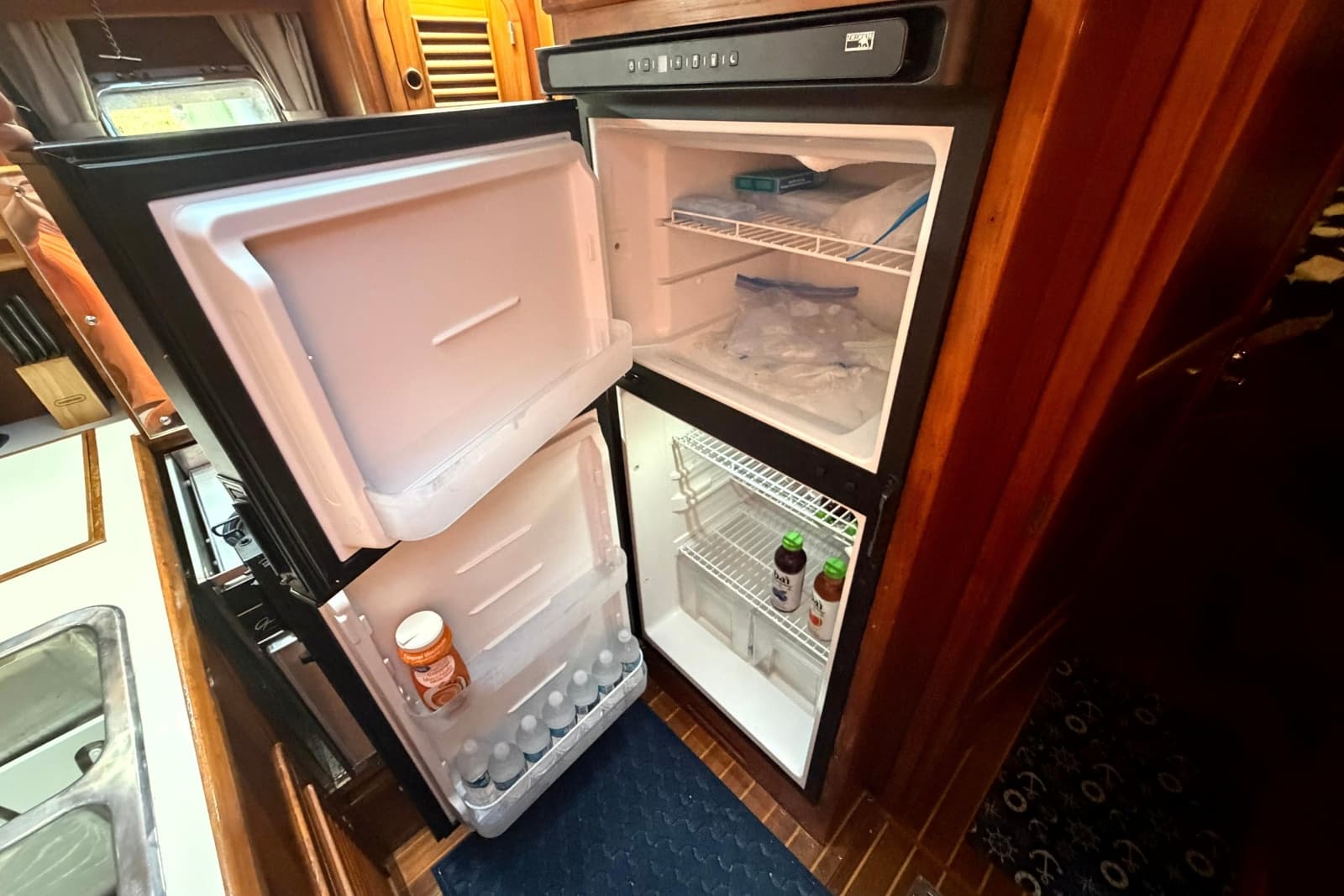 1998 Heritage East 36 Sundeck Trawler - Photo 50