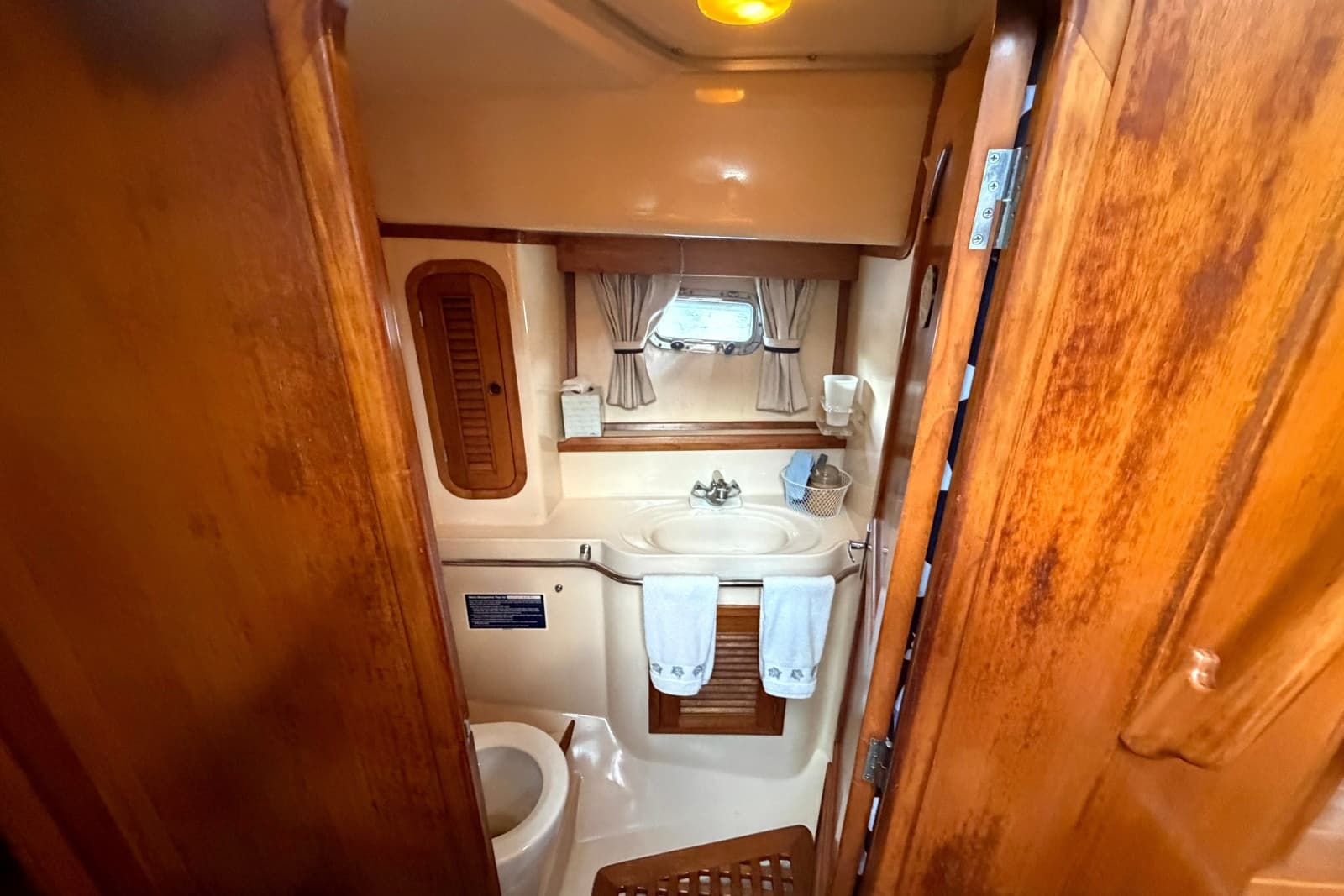 1998 Heritage East 36 Sundeck Trawler - Photo 55