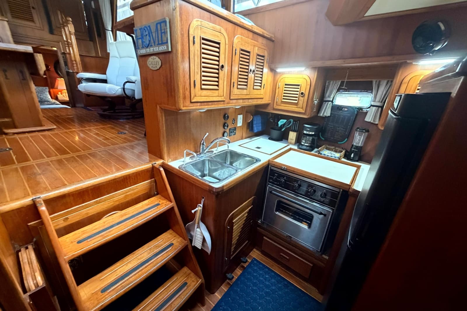 1998 Heritage East 36 Sundeck Trawler - Photo 49