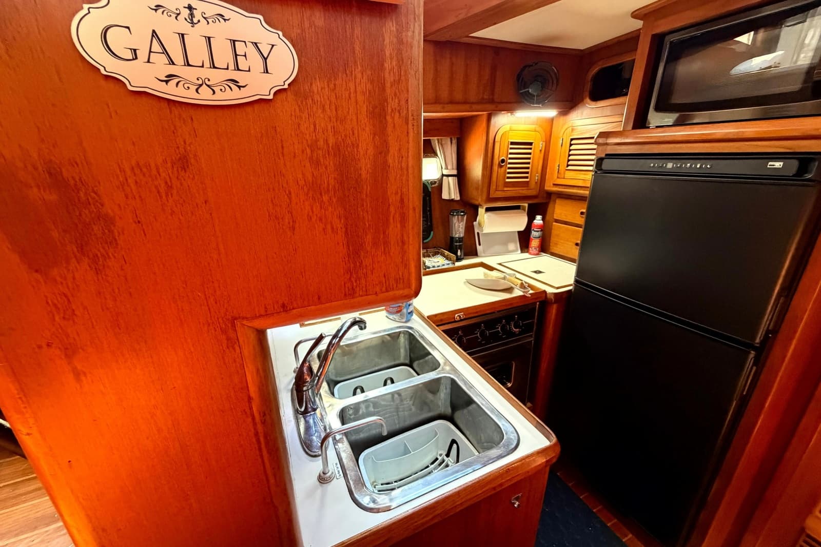 1998 Heritage East 36 Sundeck Trawler - Photo 48