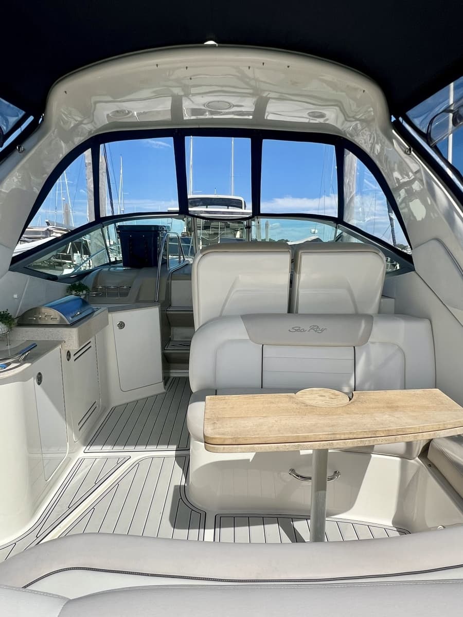 2010 Sea Ray 33 Sundancer - Photo 5