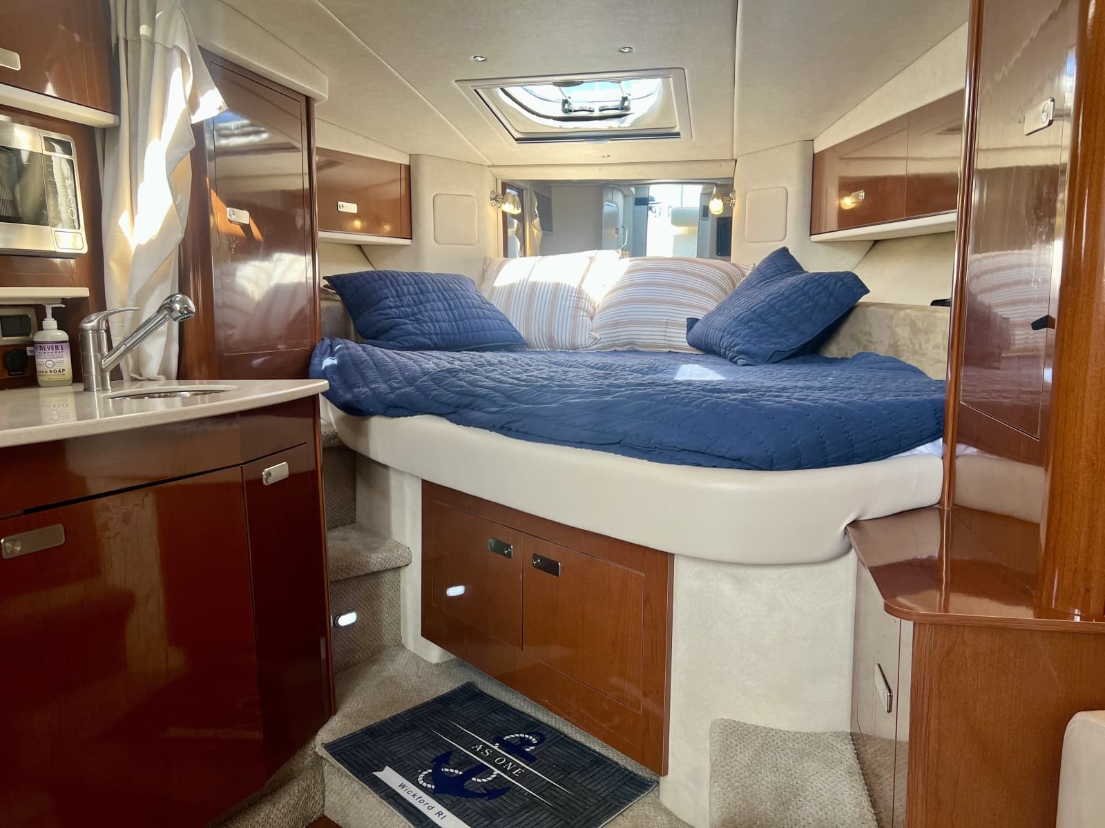 2010 Sea Ray 33 Sundancer - Photo 9