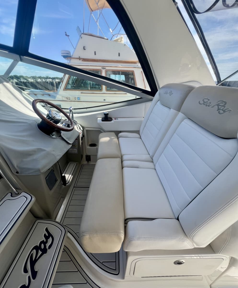 2010 Sea Ray 33 Sundancer - Photo 7