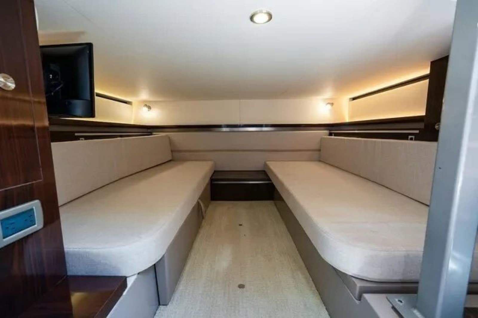 2020 Sea Ray Sundancer 320 - Photo 9