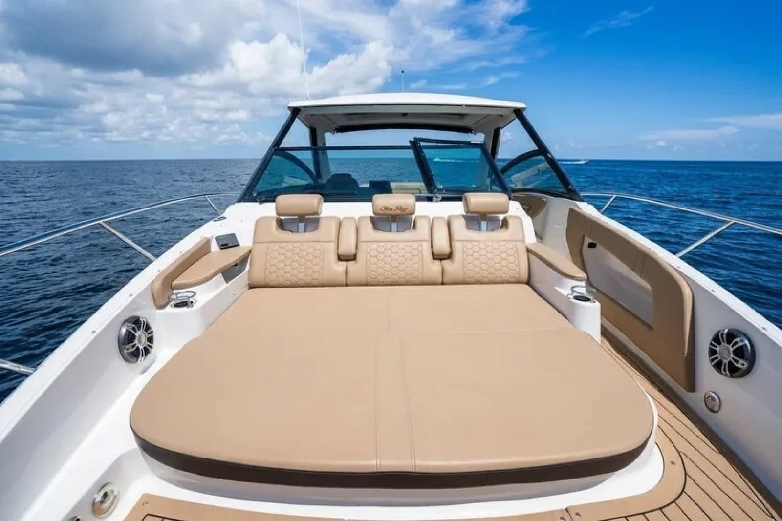 2020 Sea Ray Sundancer 320 - Photo 8